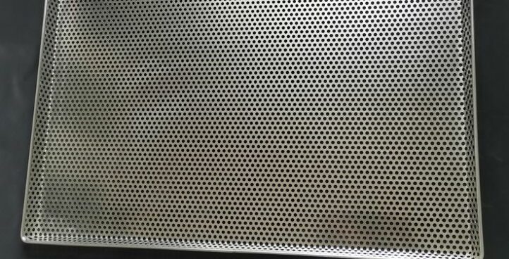 TAMIS EN TÔLE PERFORÉ INOX MAILLE