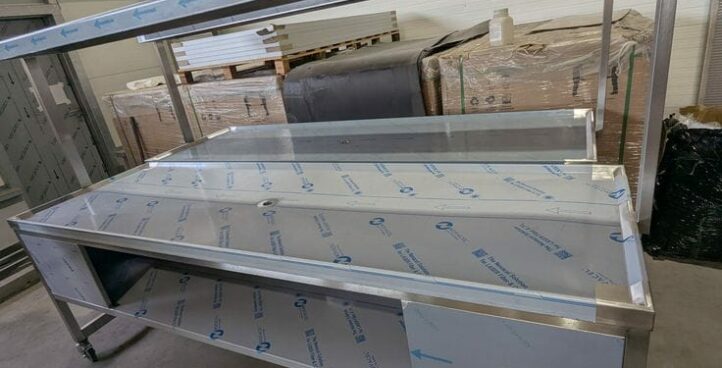 Table de travail  inox spécial mobile