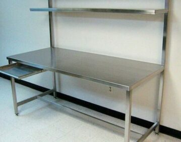 POSTE DE TRAVAIL INOX EN INOX À 3 NIVEAUX