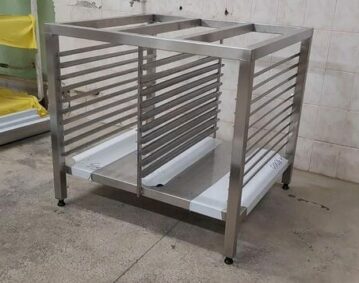 SOCLE INOX À CLAYETTES POUR RANGEMENT